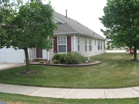 4th image of 112 Blue Heron Dr