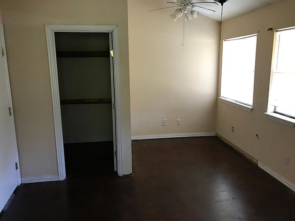 5th image of 27540 Foxwood Dr