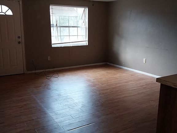 5th image of 1534 Goodyear Ave