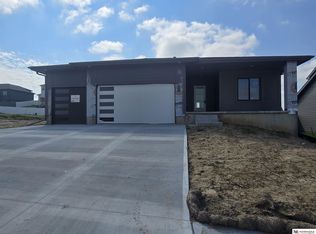 11010 N 161st St, Bennington, NE 68007