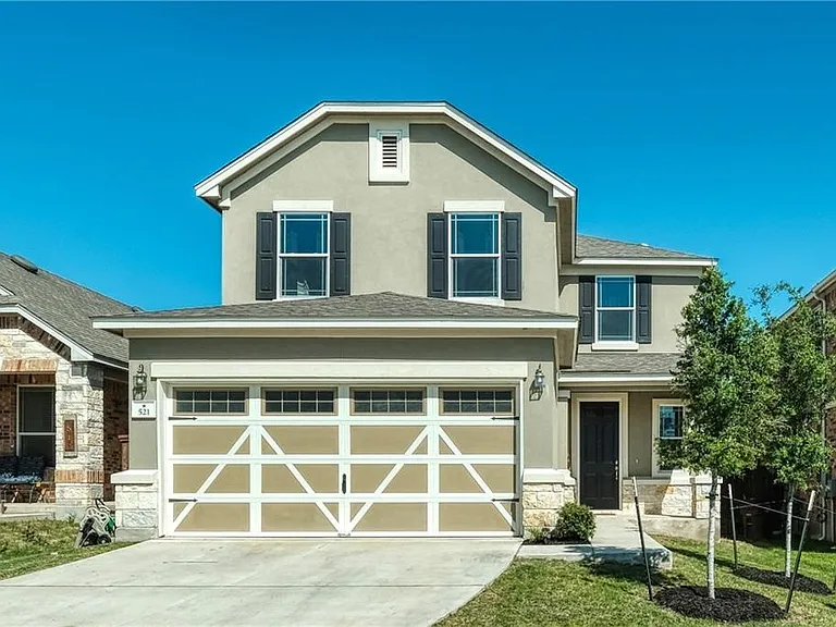 521 Bradford Ln — Photo 2