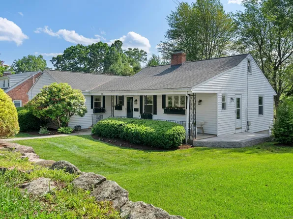 29 Fairwood Farms Drive, West Hartford, CT 06107