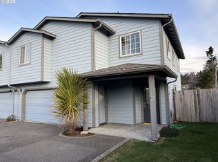 714 Pioneer Rd #4B, Brookings, OR 97415