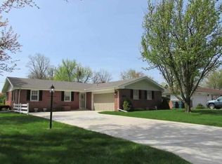 2101 N Carriage Ln, Muncie, IN 47304