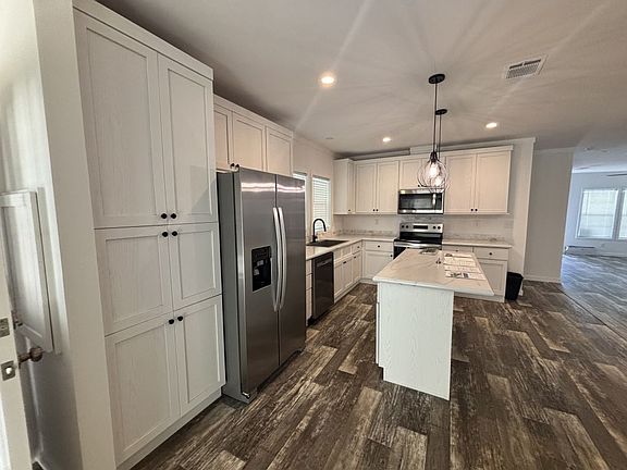 4th image of 2425 Harden Blvd Lot 234