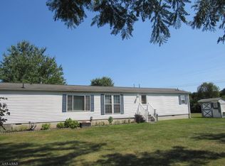 7 Stonehill Ln, Belvidere, NJ 07823
