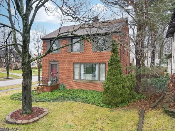 2243 Edgerton Rd, University Hts, OH 44118