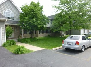 310 Village Creek Dr UNIT 2, Lake In The Hills, IL 60156