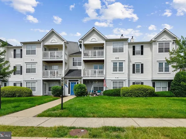 8050 Lisle Dr APT 221, Manassas, VA 20109