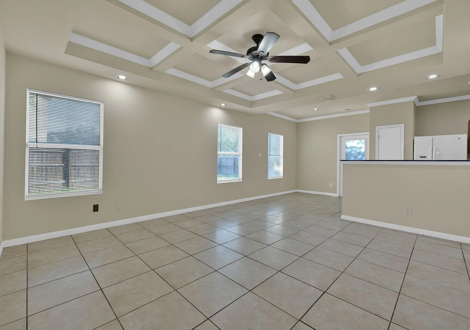 NW Rental Home available for ASAP move in! — Photo 4