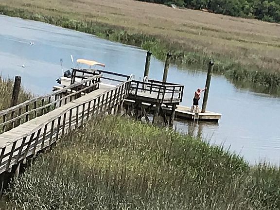 Floating and stationery dock