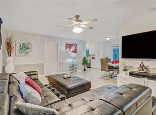 560 20th St NE, Naples, FL 34120