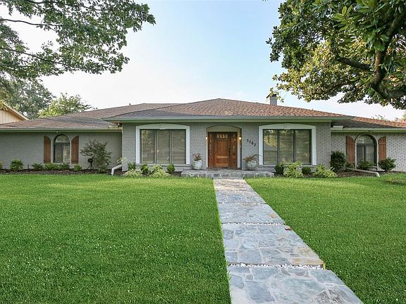 2nd image of 3767 Royal Cove Dr