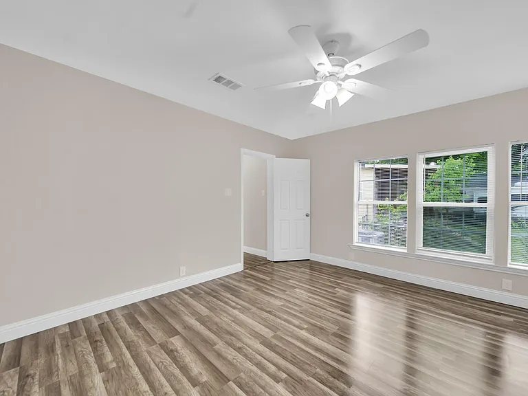 339 Avenue G — Photo 17