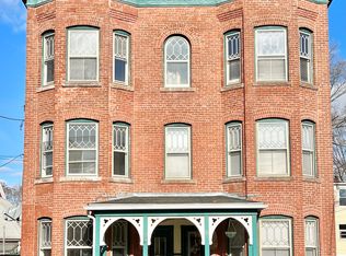 32 Putnam Hts, Hartford, CT 06106