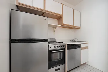 Rented by R New York