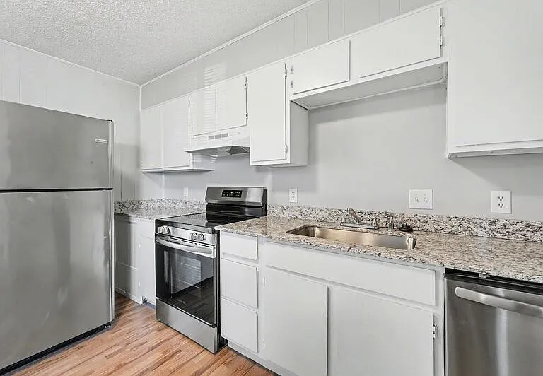 1045 S Happy Hollow Rd #1 — Photo 1