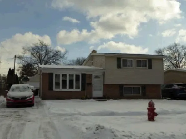 9339 Oak St, Taylor, MI 48180