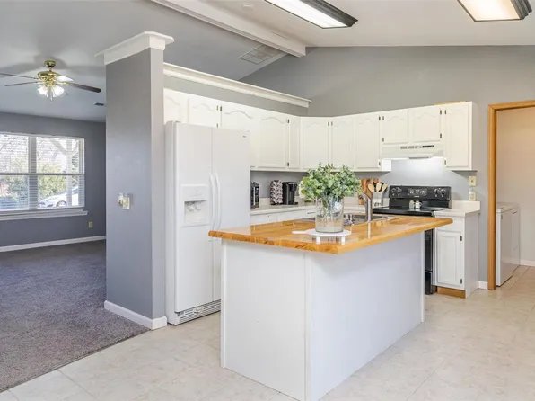 979 Huntington Meadows Ln, Sullivan, MO 63080