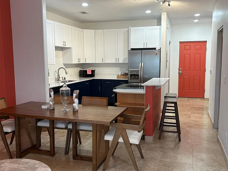 9420 Seawall Blvd #605 — Photo 3