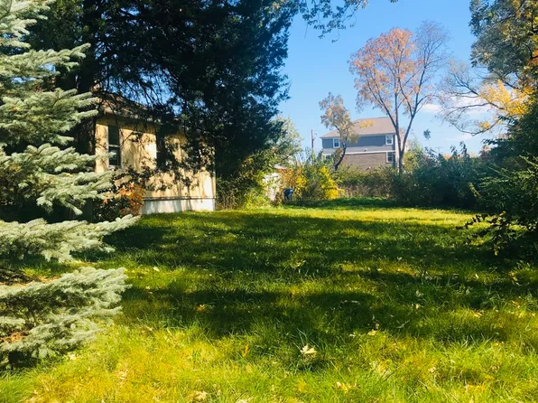 5S365 Vest Ave, Naperville, IL 60563