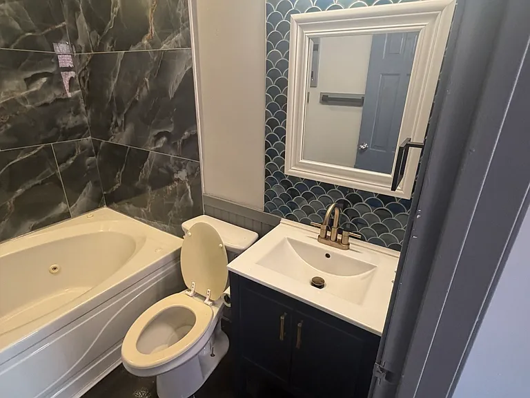 838 Oak St — Photo 28