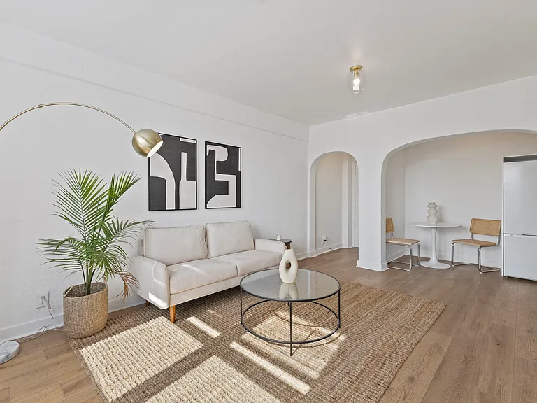 Spacious, contemporary living!