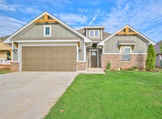 211 Firethorn Way, Noble, OK 73068