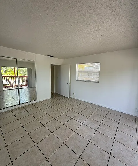 1020 N 18th Ct #201 — Photo 29