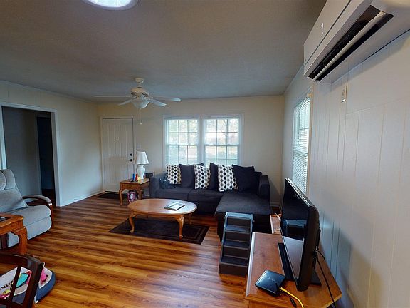 3rd image of 719 Cypress Dr. #A & B