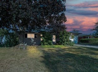 30316 Austin Dr, Warren, MI 48092