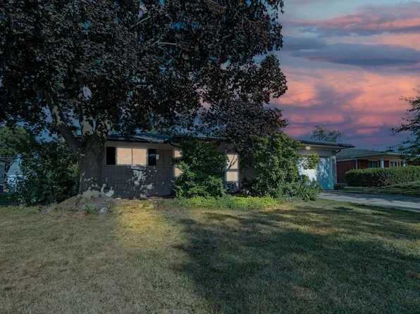 30316 Austin Dr, Warren, MI 48092