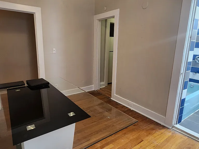 542 Washington Ave — Photo 4