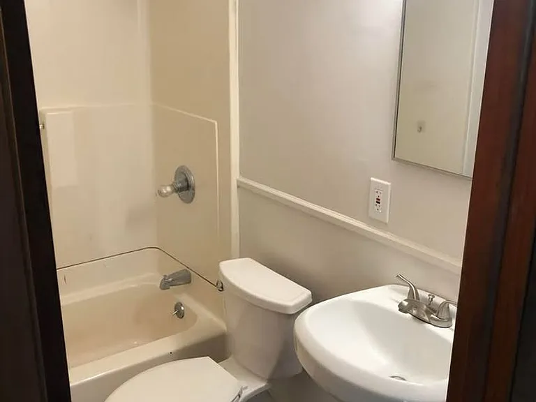 331 S Walnut St — Photo 7