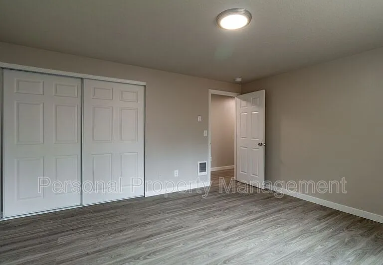 19019 SE 12th Way — Photo 12