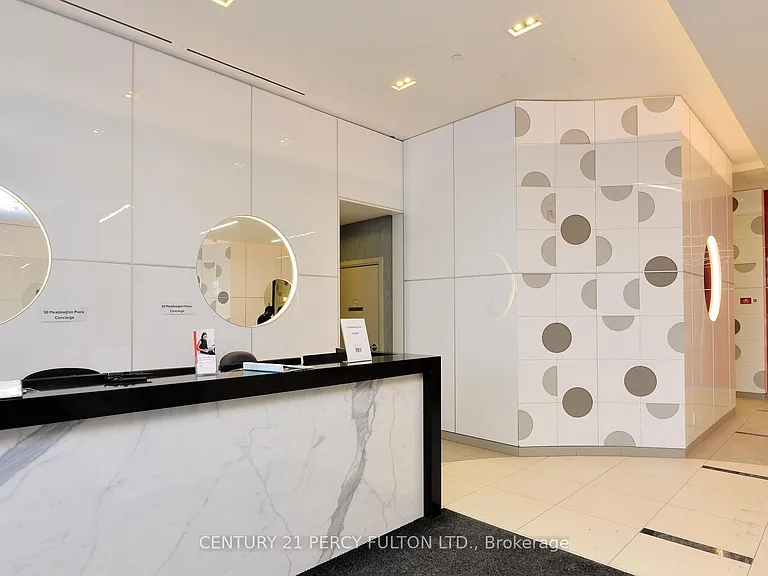30 Meadowglen Pl #1003 — Photo 2