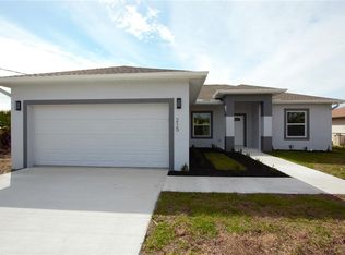 215 Albatross Rd, Rotonda West, FL 33947