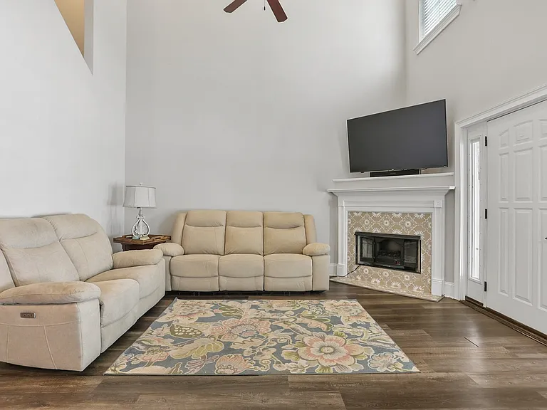 704 Kendal Ct — Photo 21