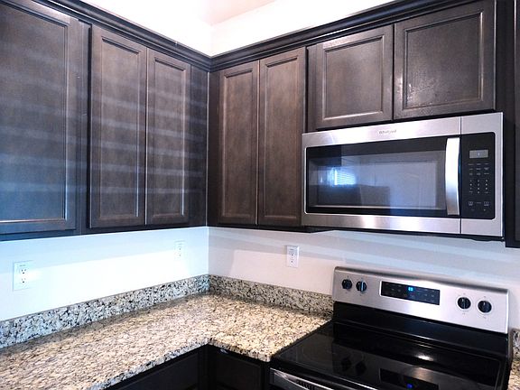 5th image of 4053 Cody Dr