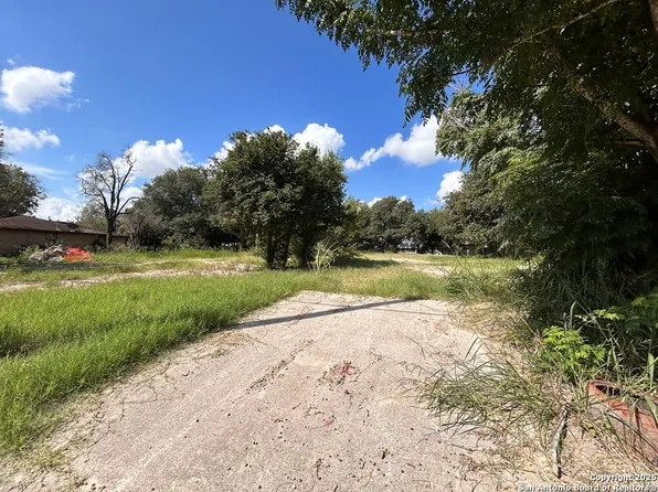 1104 S St. Mary's St, Beeville 78102