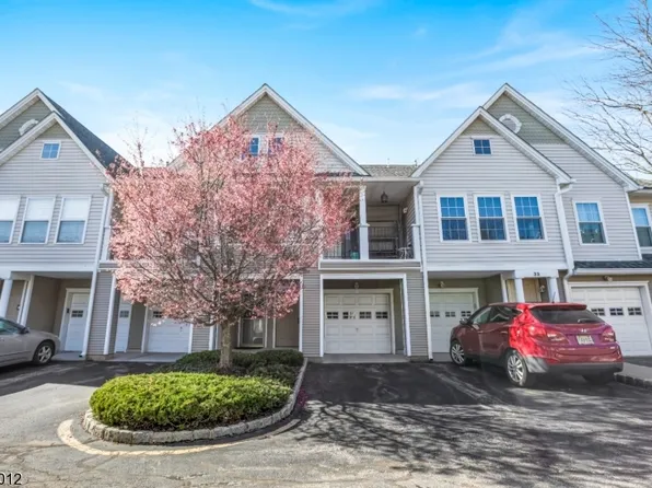35 Collura Ln, Clifton City, NJ 07012