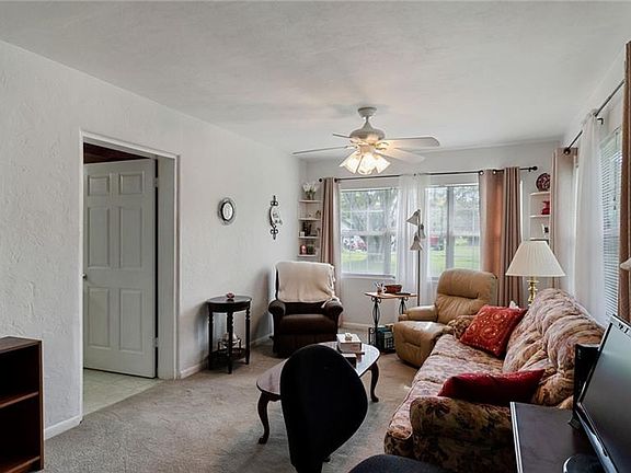 4th image of 2414 S Grandview Ave