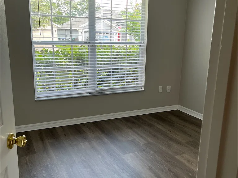 10644 Leader Ln — Photo 6