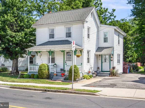 313 S Main St, Woodstown, NJ 08098