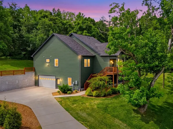 157 Lena Loop, Burns, TN 37029