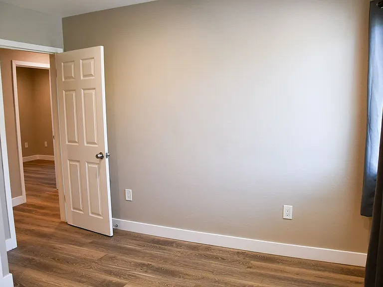 874 N Orange St — Photo 29