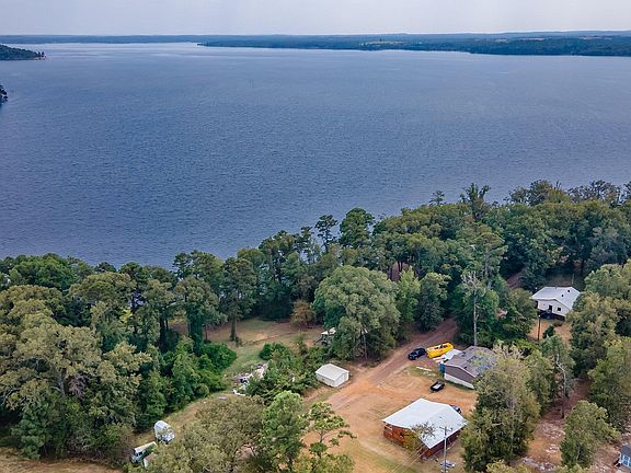3rd image of 741 Fawn Ln