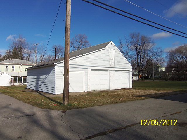 2nd image of 949 Harding Way E