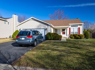 1882 Blossom Ridge Dr, Bolingbrook, IL 60490