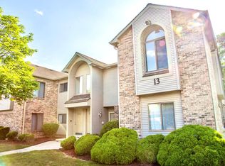 42785 Lilley Pointe Dr #148, Canton, MI 48187